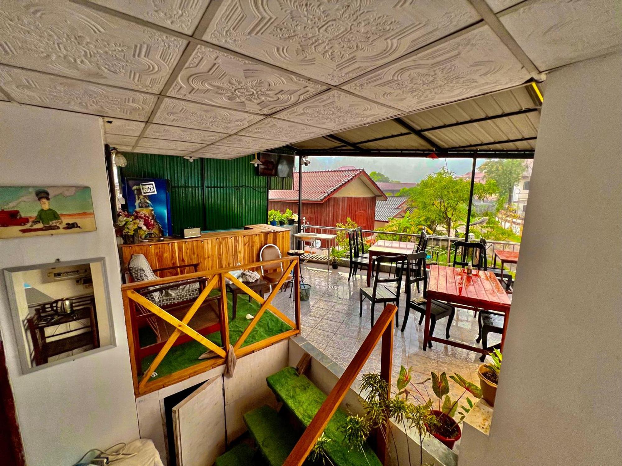 Easy Go Backpacker Hostel 万荣 外观 照片