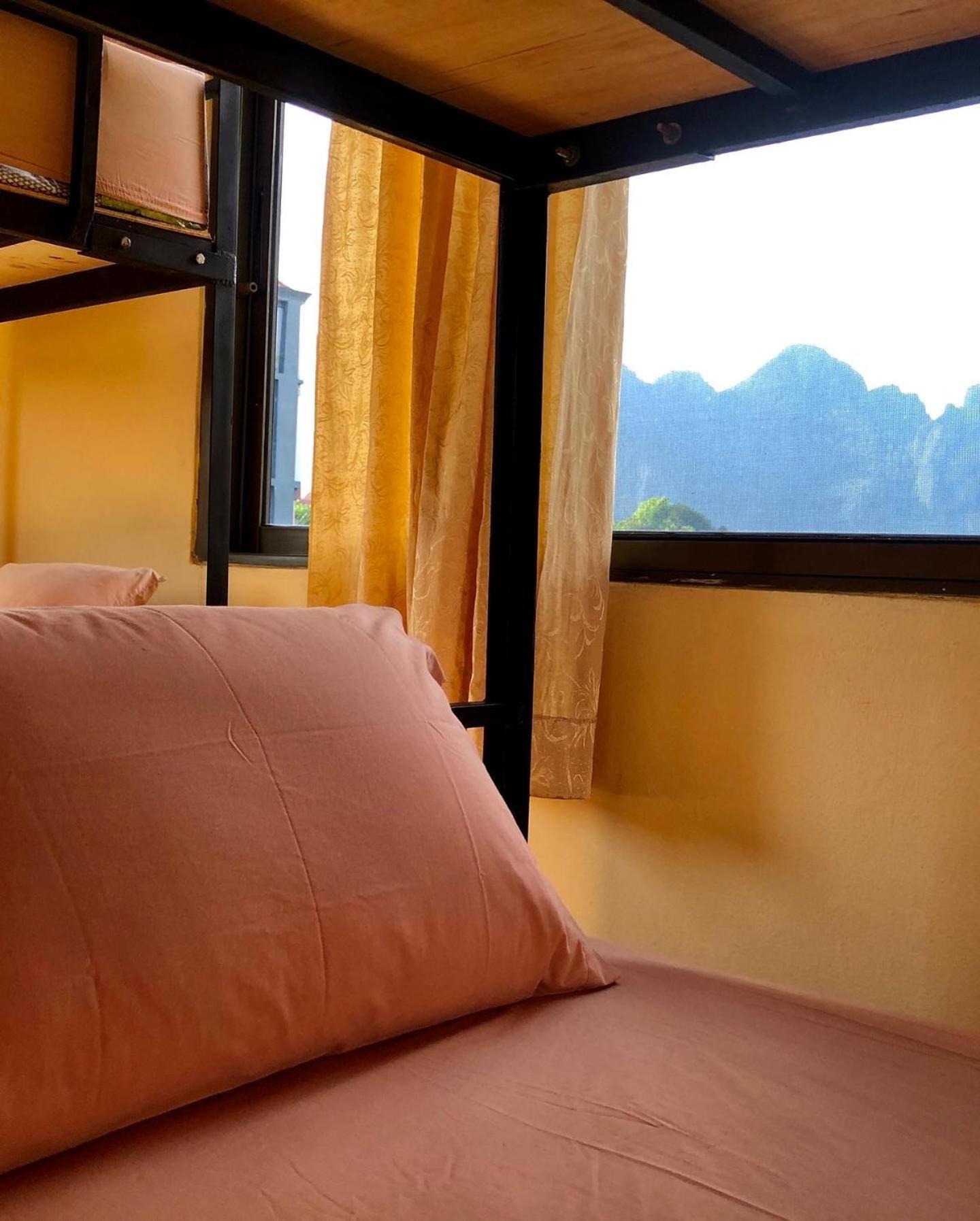 Easy Go Backpacker Hostel 万荣 外观 照片