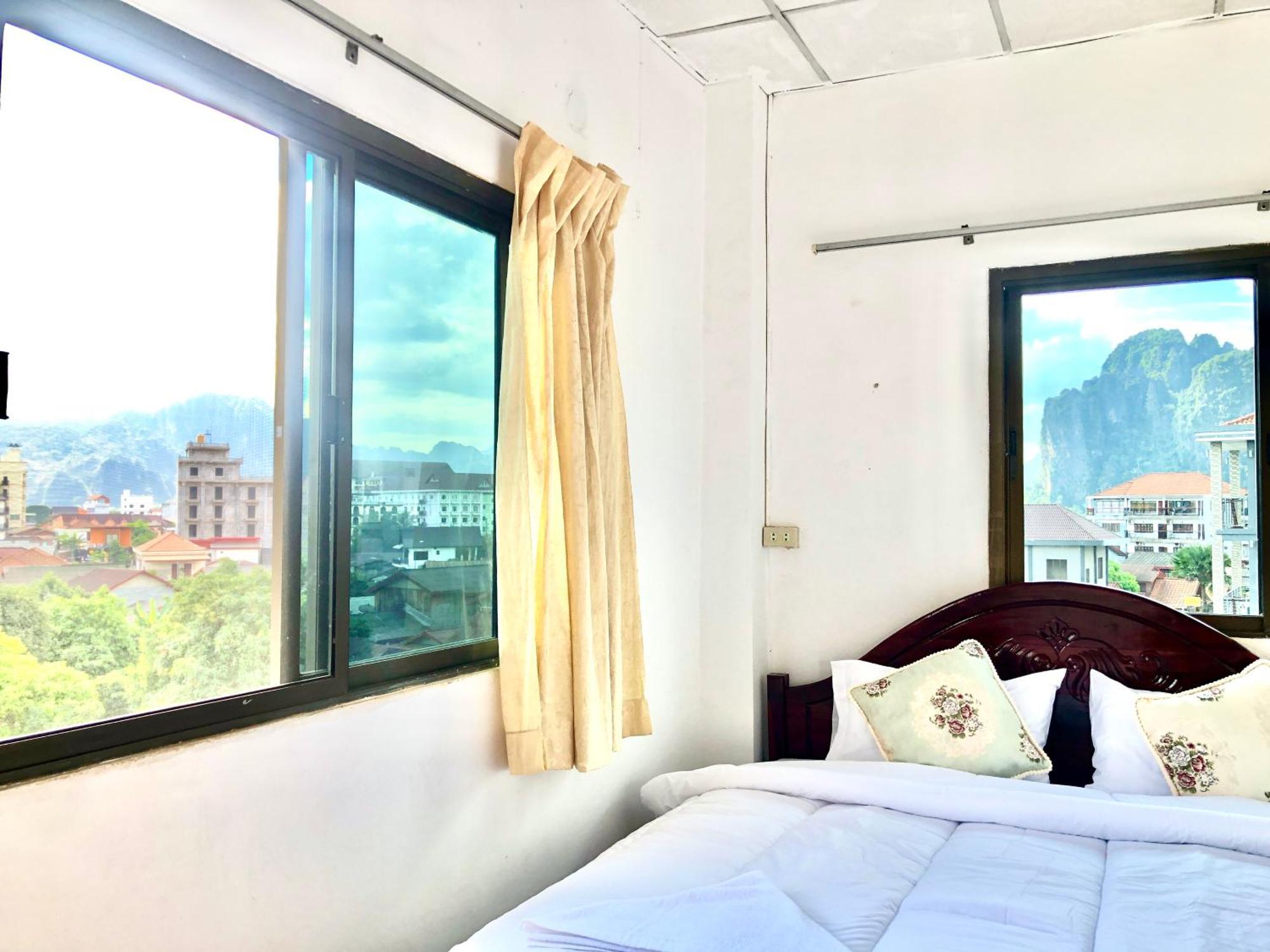 Easy Go Backpacker Hostel 万荣 外观 照片