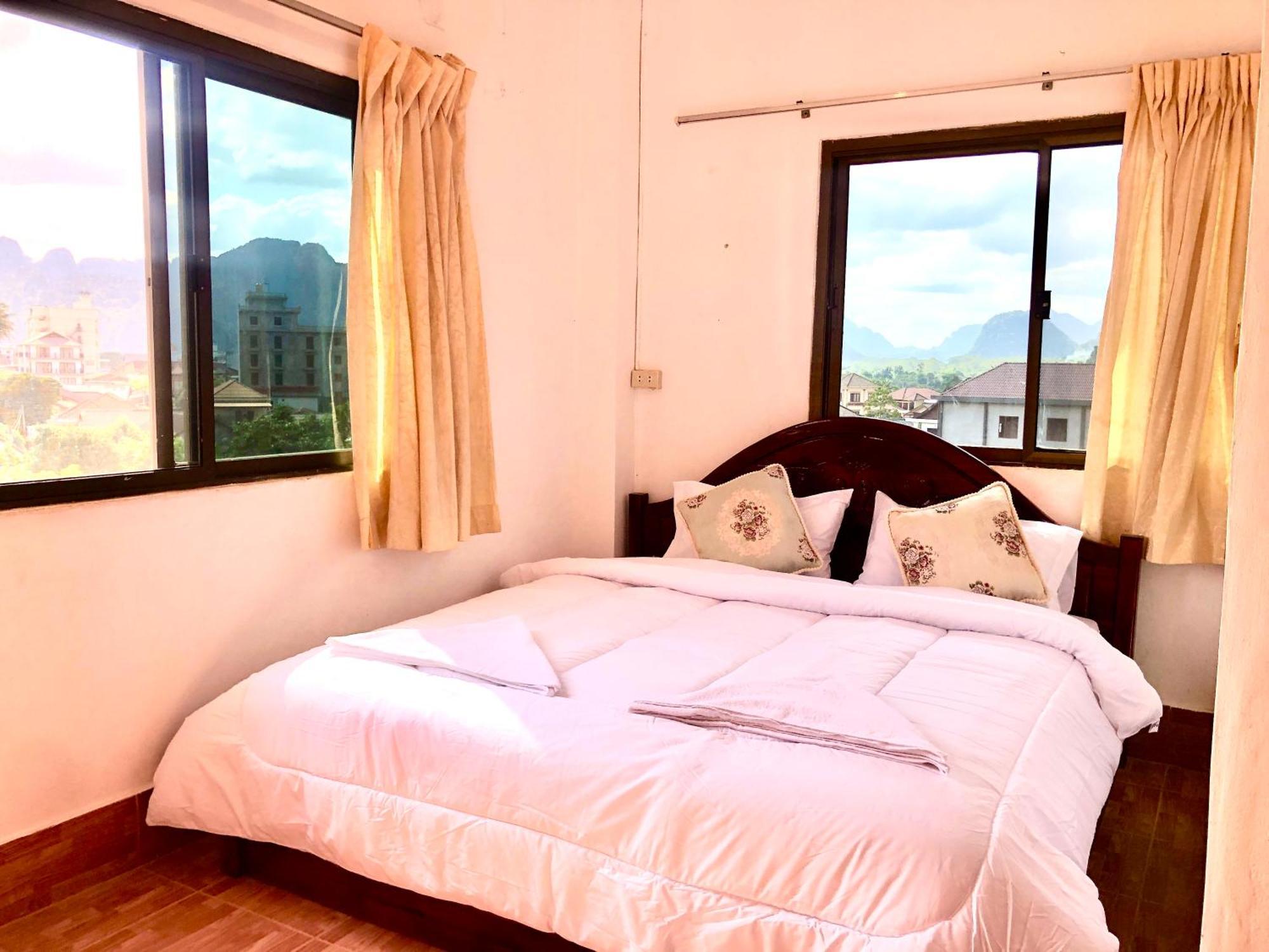 Easy Go Backpacker Hostel 万荣 外观 照片